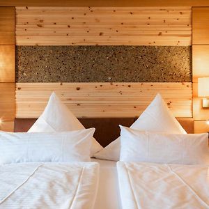 Standard Zimmer mit Kingsize-Bett